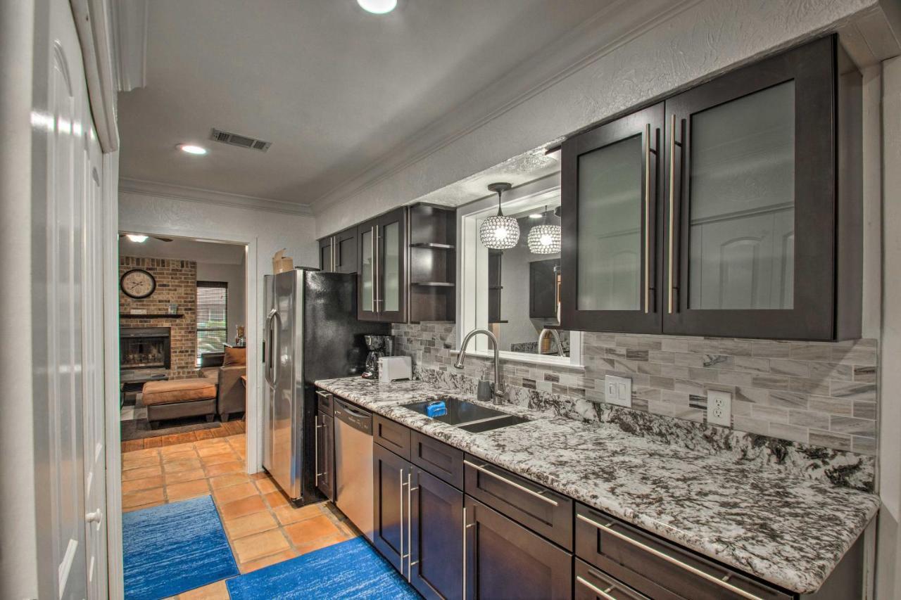 2-Story Pensacola Home With Game Room And Private Yard Екстериор снимка