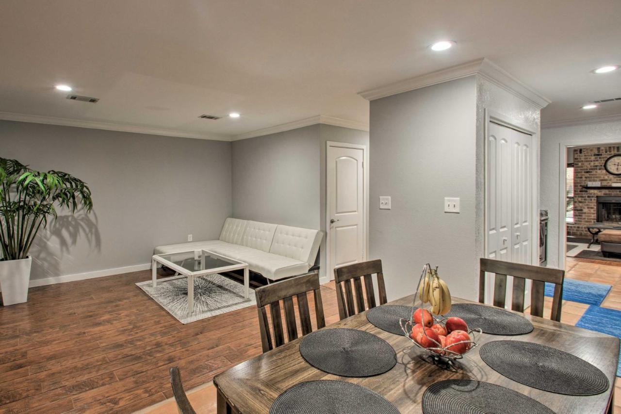 2-Story Pensacola Home With Game Room And Private Yard Екстериор снимка