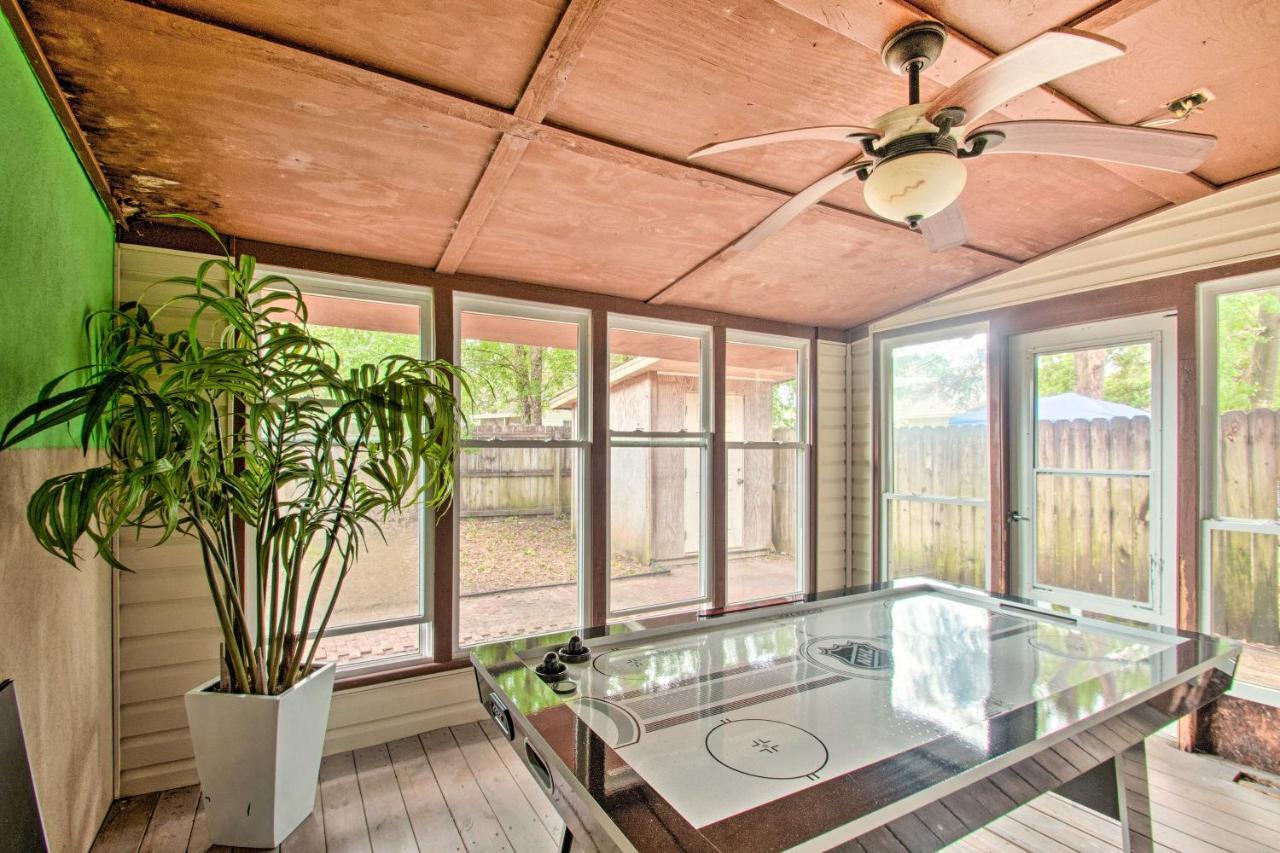 2-Story Pensacola Home With Game Room And Private Yard Екстериор снимка